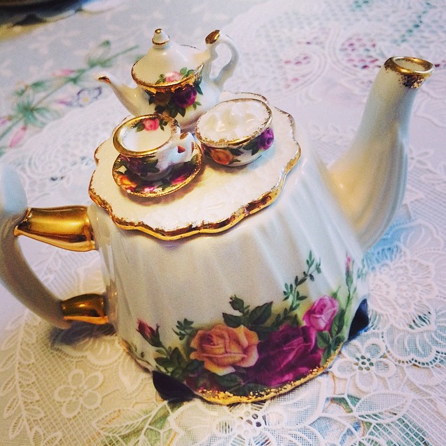 Love my new one cup teapot. The little table fully set. Just darling. #personalcollection