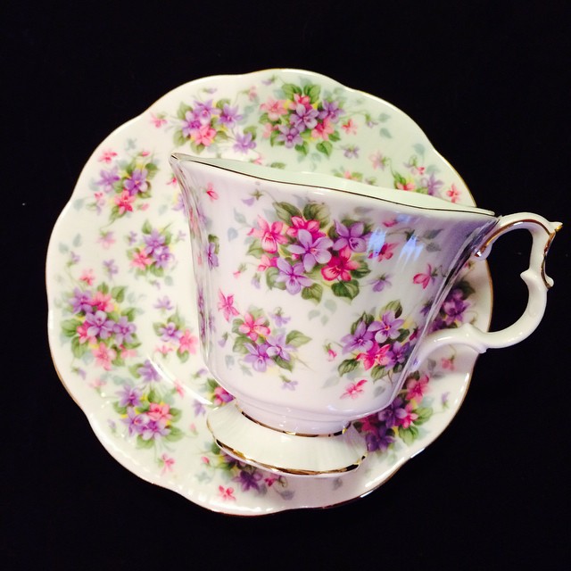 Upload last night; check out this beauty & more. Pics & info on website. Request shipping quote. Email if interested. Ships Worldwide. Paypal accepted. More cups at http://teacup-treasure.com/catalogue #teacup4sale #teacupforsale #tea #teacup #teacups #teatime #vintage #royalalbert #nellgwynneseries #richmond